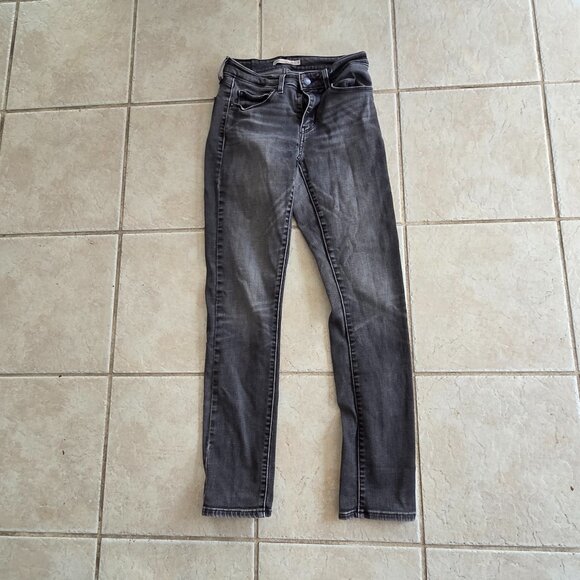 Women's size 4 Levis Classic Mid Rise Skinny jeans - Picture 1 of 1